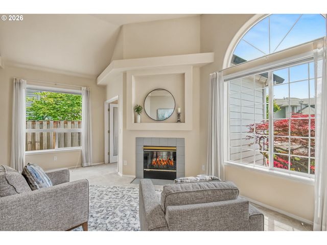 8891 Sw IOWA Dr, Tualatin, OR 97062