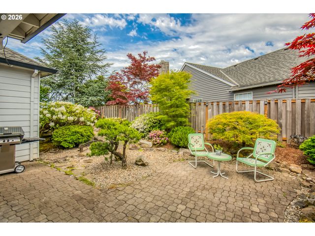 8891 Sw IOWA Dr, Tualatin, OR 97062