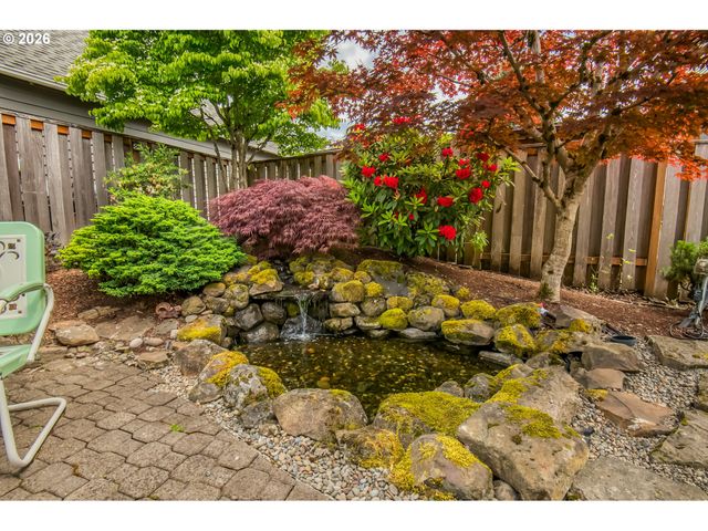 8891 Sw IOWA Dr, Tualatin, OR 97062