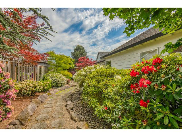 8891 Sw IOWA Dr, Tualatin, OR 97062