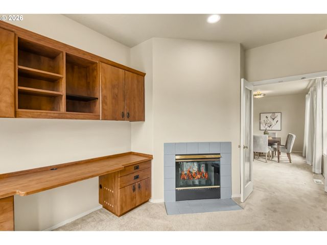 8891 Sw IOWA Dr, Tualatin, OR 97062