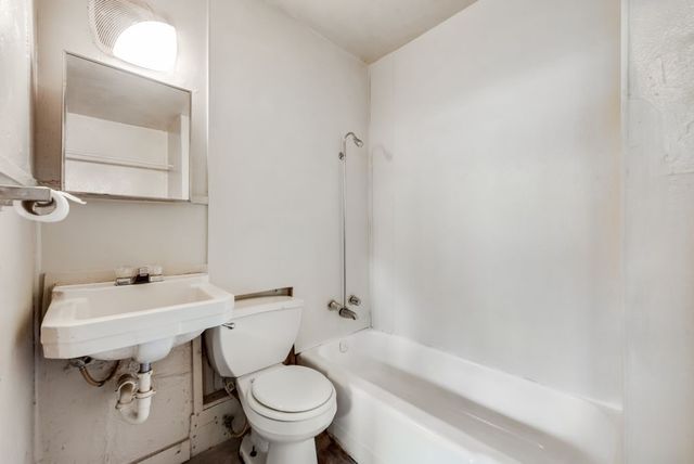 1615 Alston Avenue B, Fort Worth, TX 76104