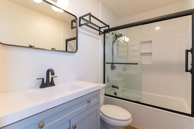 3030 Suncrest Dr. 605, San Diego, CA 92116