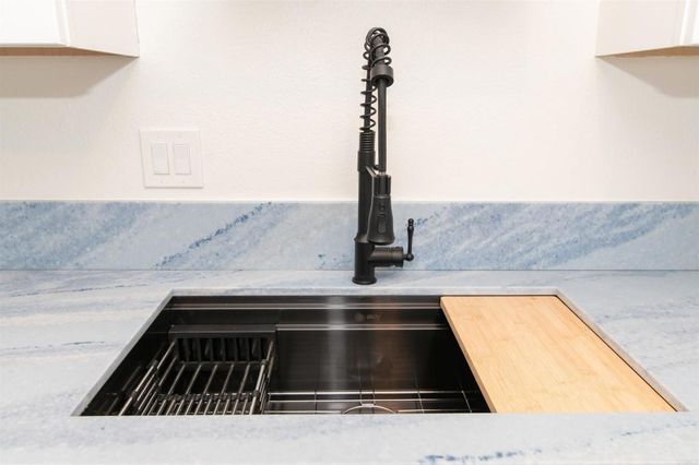 3030 Suncrest Dr. 605, San Diego, CA 92116