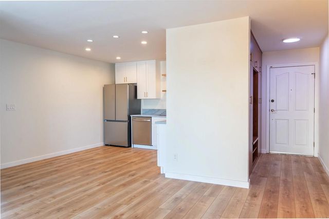 3030 Suncrest Dr. 605, San Diego, CA 92116