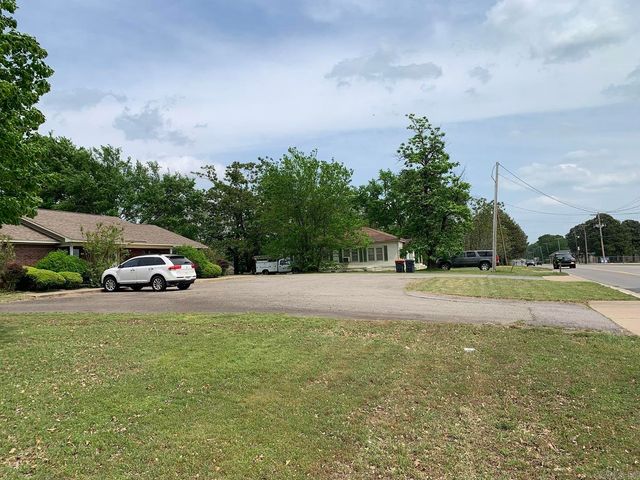 1311 E 16th Street, Russellville, AR 72802