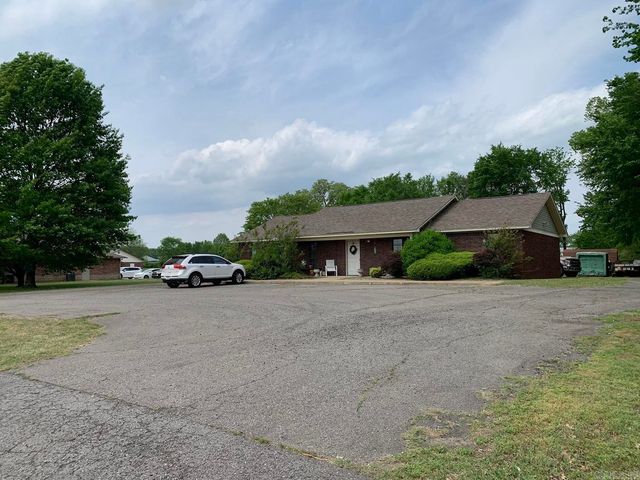 1311 E 16th Street, Russellville, AR 72802