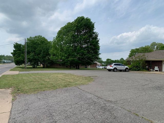 1311 E 16th Street, Russellville, AR 72802