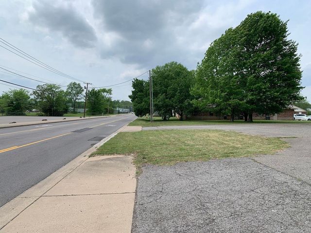 1311 E 16th Street, Russellville, AR 72802