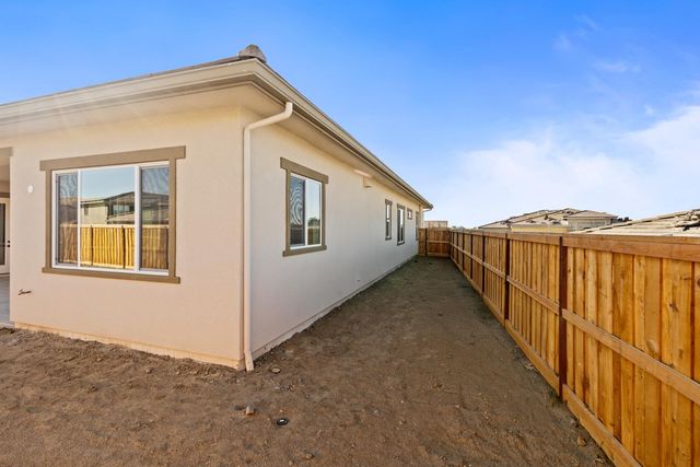 4527 Iron Creek Court, Friant, CA 93626