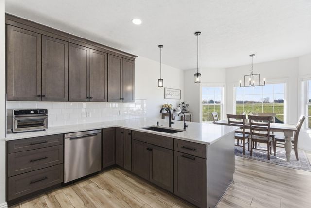 5267 W Nokes Lane, Brookline, MO 65619