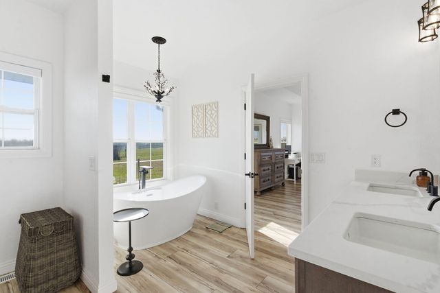 5267 W Nokes Lane, Brookline, MO 65619