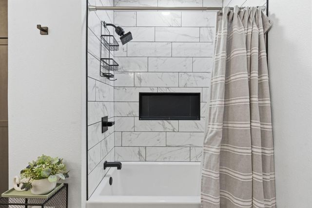 5267 W Nokes Lane, Brookline, MO 65619