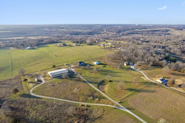 5267 W Nokes Lane, Brookline, MO 65619