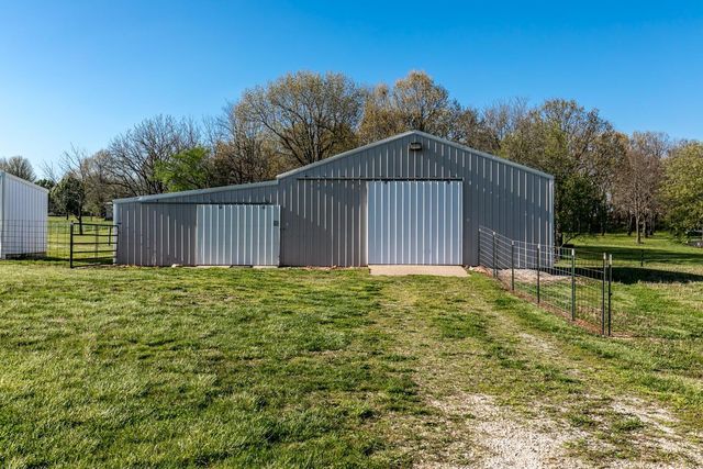 5267 W Nokes Lane, Brookline, MO 65619