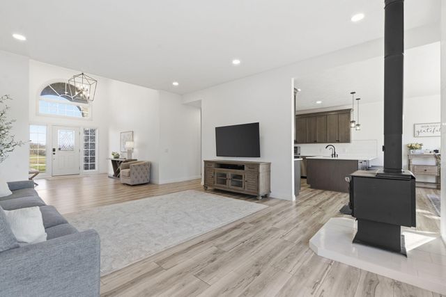 5267 W Nokes Lane, Brookline, MO 65619