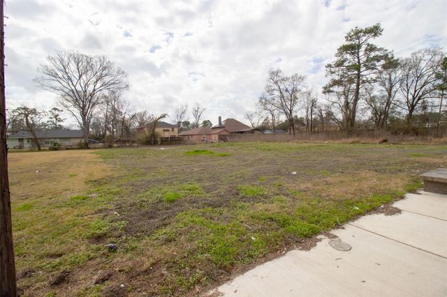 8226 Tidwell Road, Houston, TX 77028