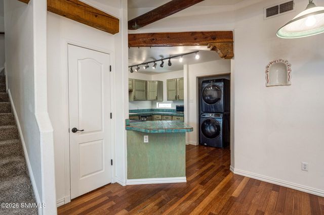 701 Indian Hollow 7, Las Cruces, NM 88011