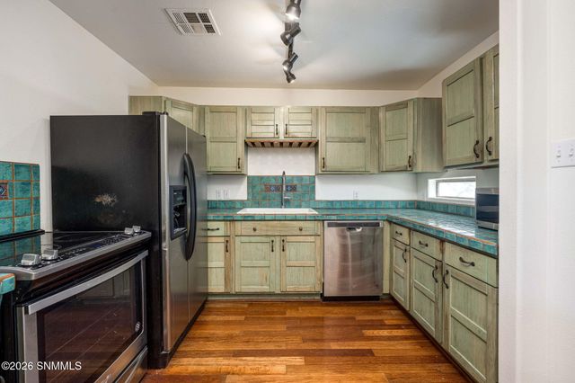 701 Indian Hollow 7, Las Cruces, NM 88011