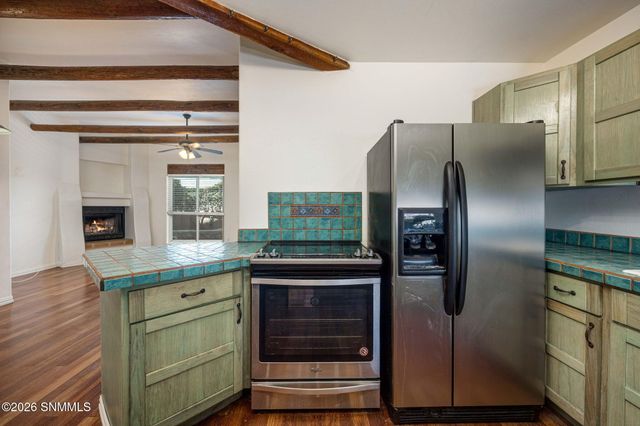 701 Indian Hollow 7, Las Cruces, NM 88011