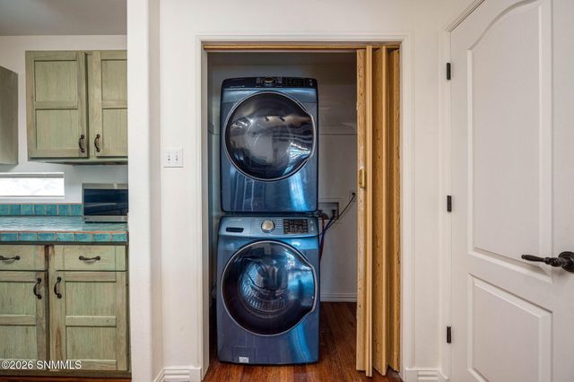 701 Indian Hollow 7, Las Cruces, NM 88011