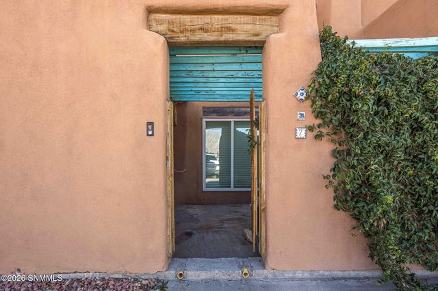 701 Indian Hollow 7, Las Cruces, NM 88011