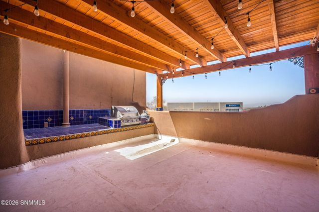 701 Indian Hollow 7, Las Cruces, NM 88011