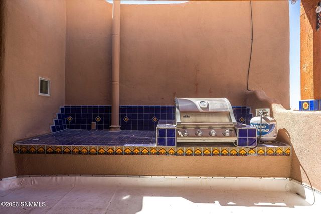 701 Indian Hollow 7, Las Cruces, NM 88011