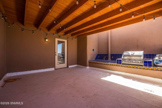 701 Indian Hollow 7, Las Cruces, NM 88011