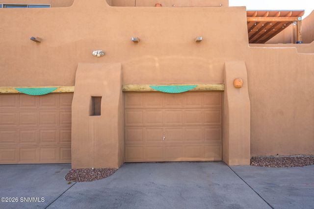 701 Indian Hollow 7, Las Cruces, NM 88011