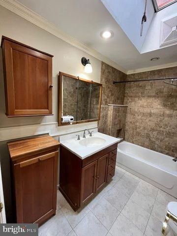 638 ROXBOROUGH AVE, Philadelphia, PA 19128