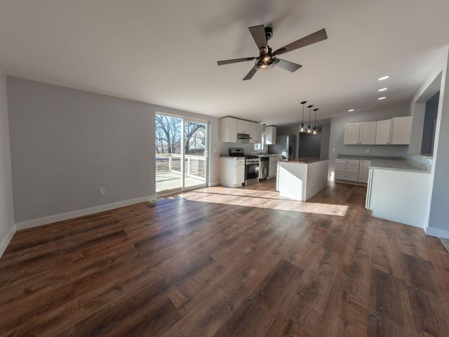 1677 W 900 N, Wheatfield, IN 46392