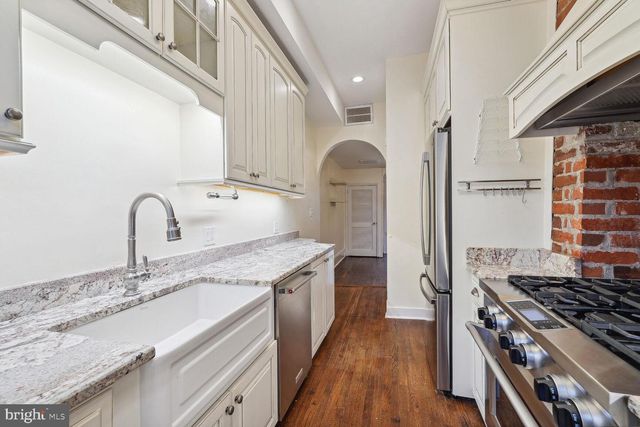 1932 35TH ST NW, Washington, DC 20007