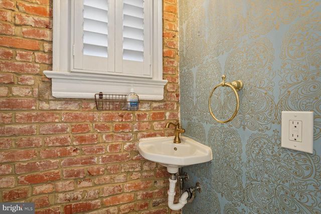 1932 35TH ST NW, Washington, DC 20007