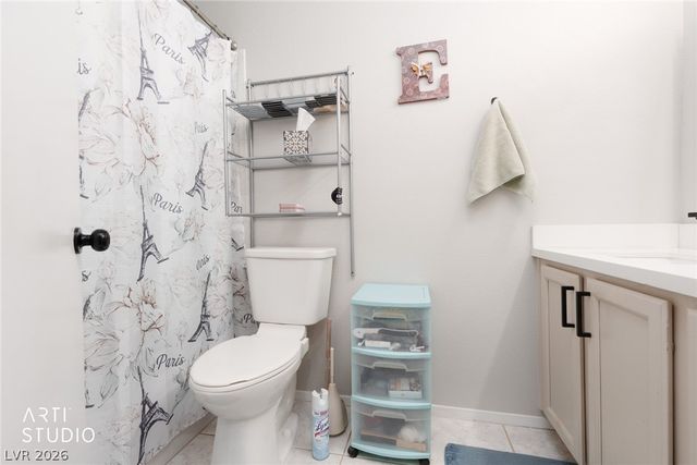 105 North Cimarron Road, Las Vegas, NV 89145