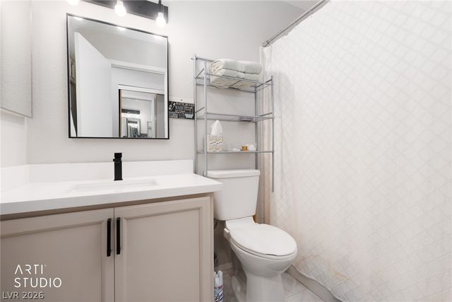 105 North Cimarron Road, Las Vegas, NV 89145