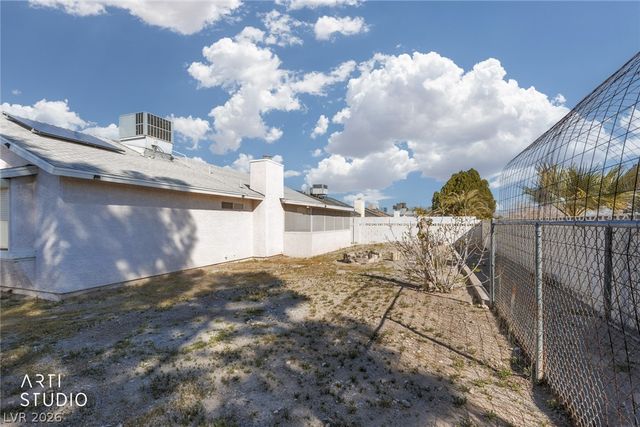 105 North Cimarron Road, Las Vegas, NV 89145