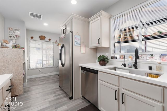 105 North Cimarron Road, Las Vegas, NV 89145