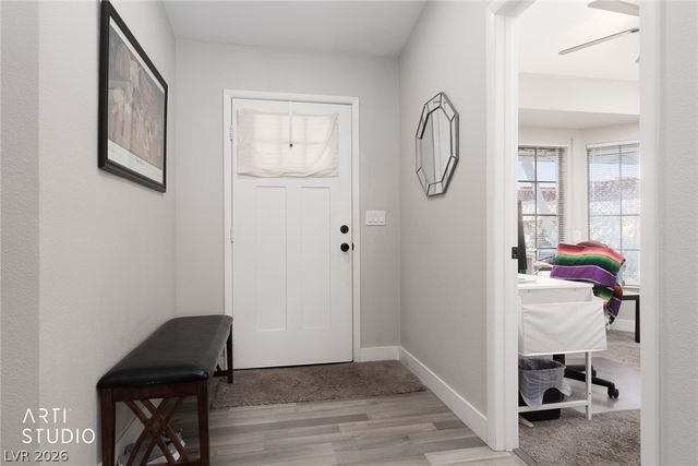 105 North Cimarron Road, Las Vegas, NV 89145