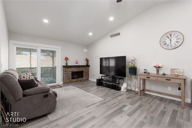 105 North Cimarron Road, Las Vegas, NV 89145