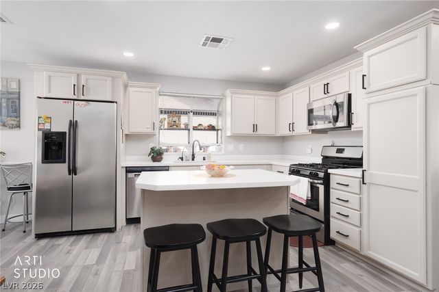 105 North Cimarron Road, Las Vegas, NV 89145