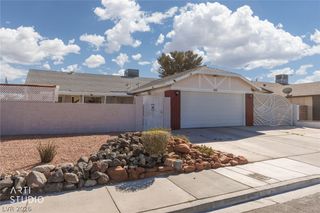 105 North Cimarron Road, Las Vegas, NV 89145