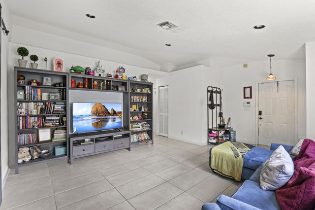 1419 SW 45th Way, Deerfield Beach, FL 33442