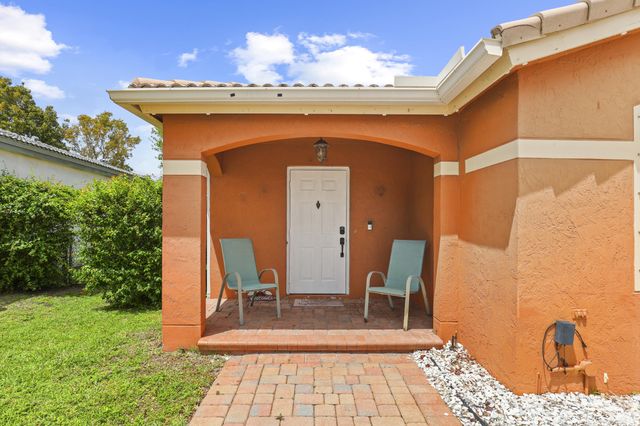 1419 SW 45th Way, Deerfield Beach, FL 33442