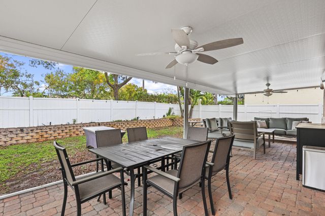 1419 SW 45th Way, Deerfield Beach, FL 33442