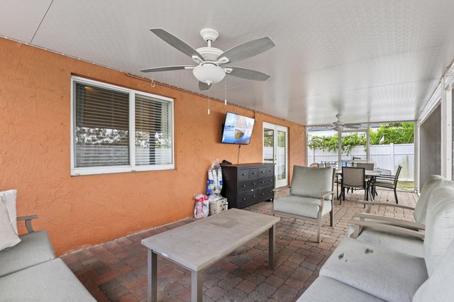1419 SW 45th Way, Deerfield Beach, FL 33442