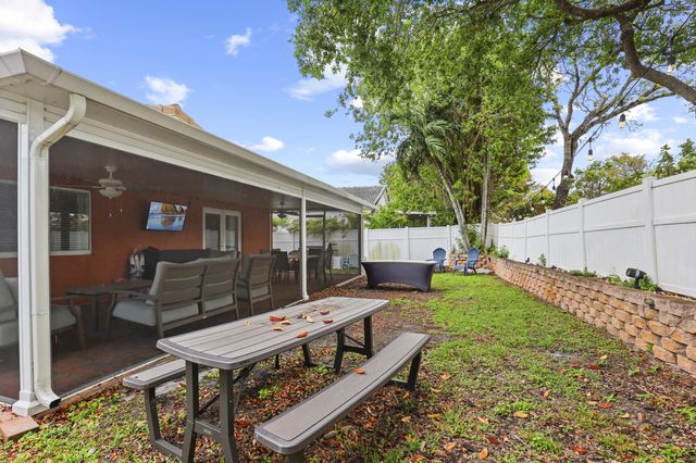 1419 SW 45th Way, Deerfield Beach, FL 33442