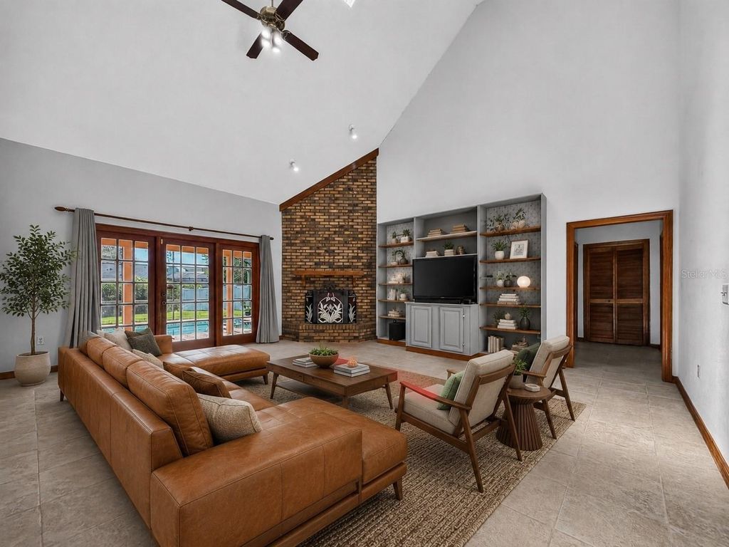 Image 11 of property listing at 9731 SIBLEY CIRCLE, Orlando, FL 32836