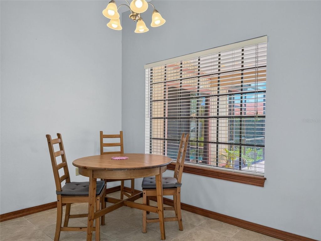 Image 19 of property listing at 9731 SIBLEY CIRCLE, Orlando, FL 32836