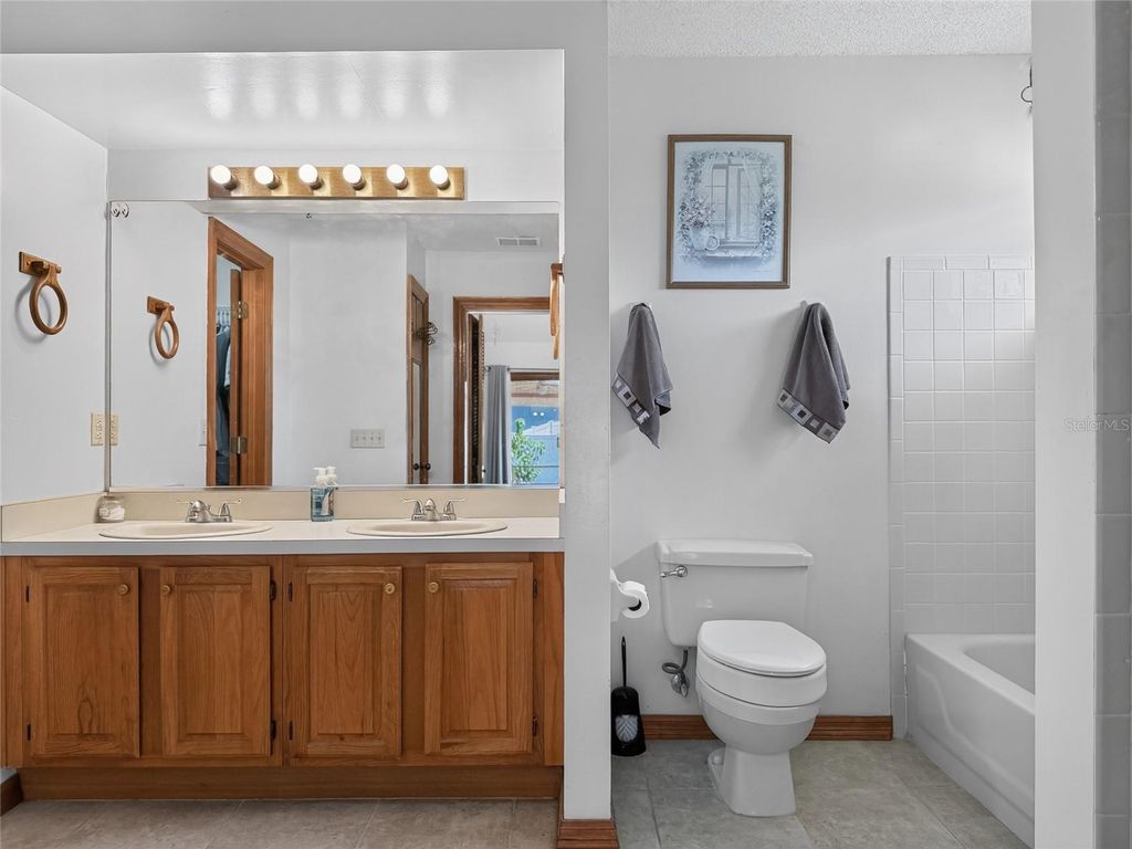 Image 29 of property listing at 9731 SIBLEY CIRCLE, Orlando, FL 32836